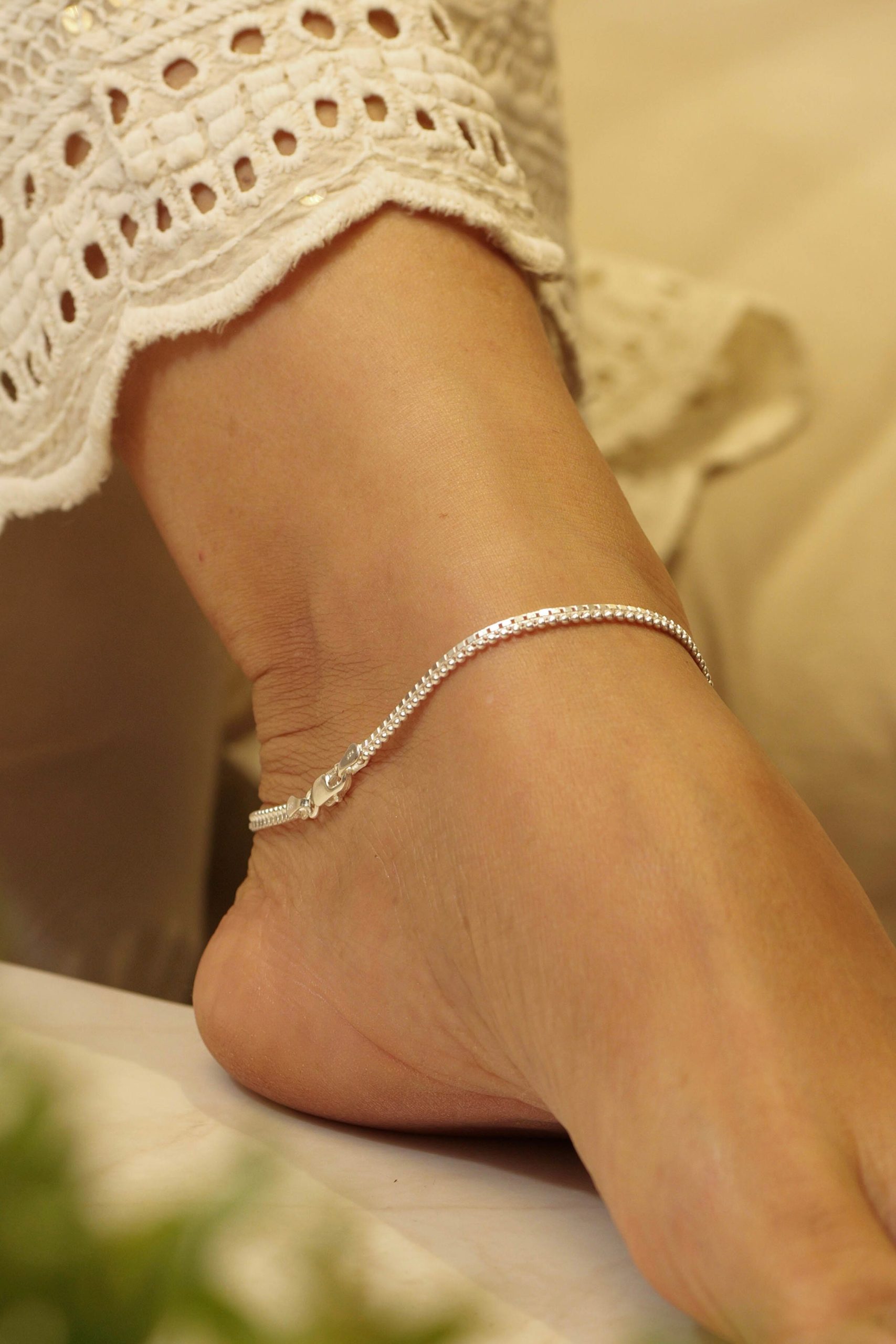 Anokhi Sleek Beads Chain Anklet - Image 5
