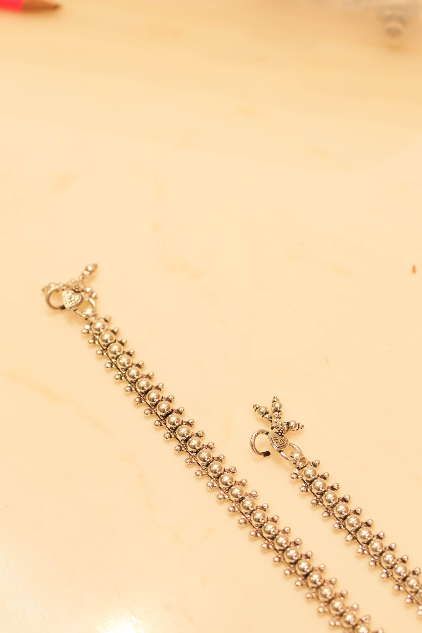Virasat Embossed Rawa Detailing Anklet Pair - Image 4