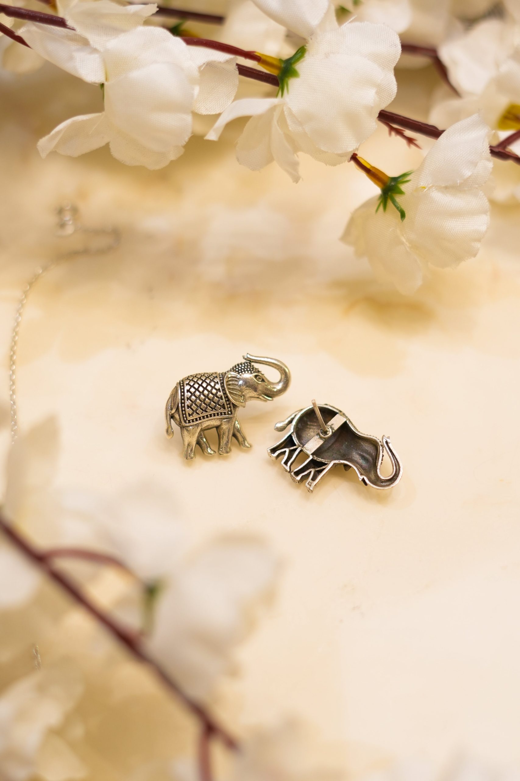 Aadhya Haathi Carved Stud Earring - Image 5