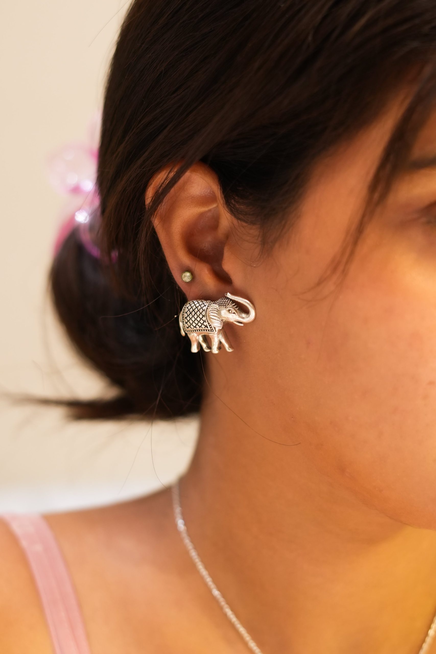 Aadhya Haathi Carved Stud Earring - Image 3