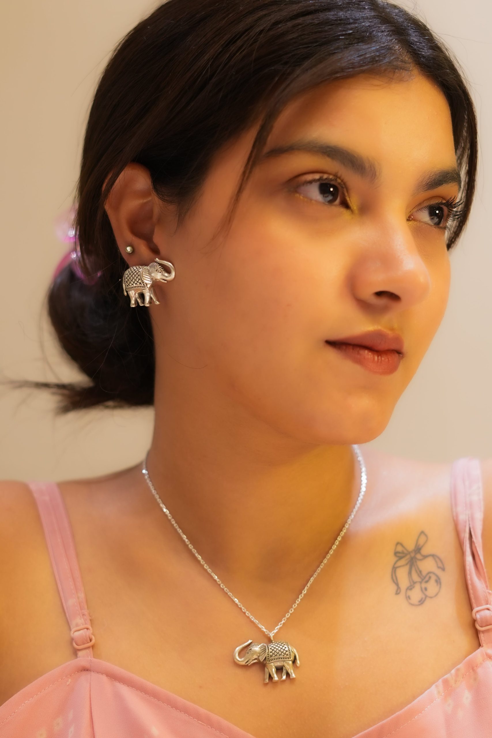 Aadhya Haathi Carved Stud Earring - Image 4